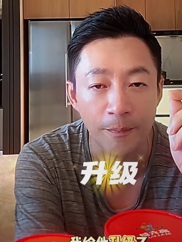 这是汪小菲第一次在直播间里回应，湿粉出现问题的事，虽然已经过去两个多月了……
用