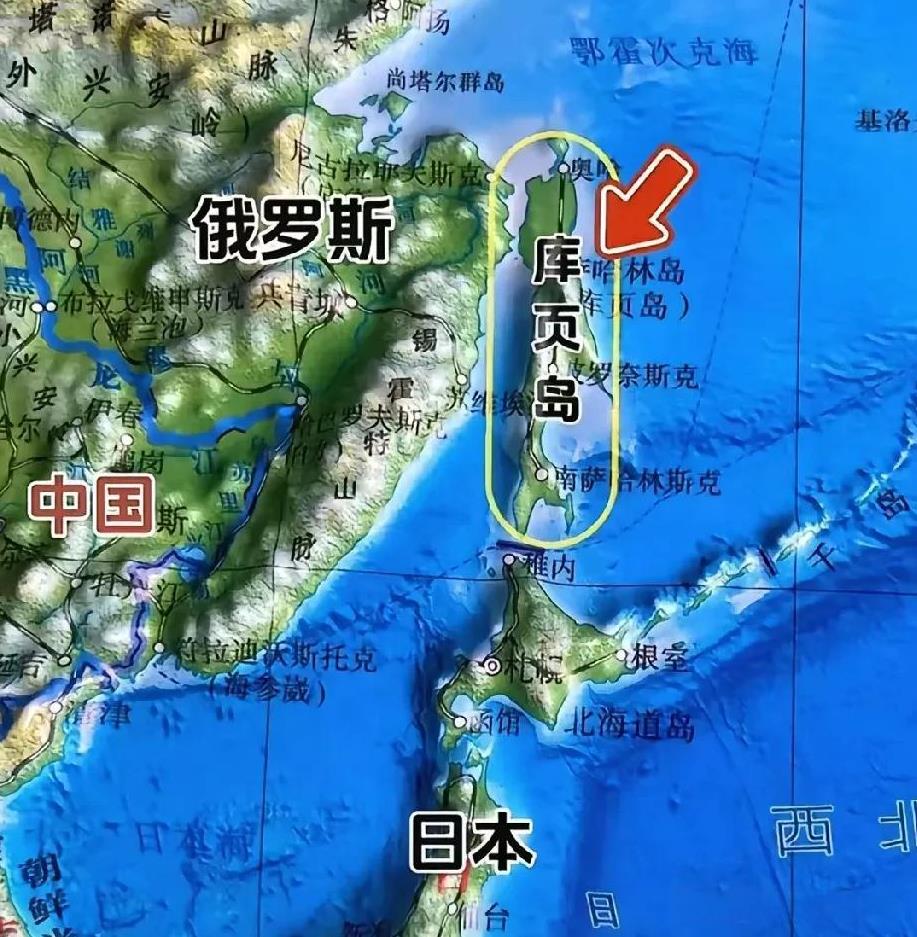 苏联为什么会迅速解体，熟读历史你就会明白，树不是一天就干枯的，民心不是一天才寒的