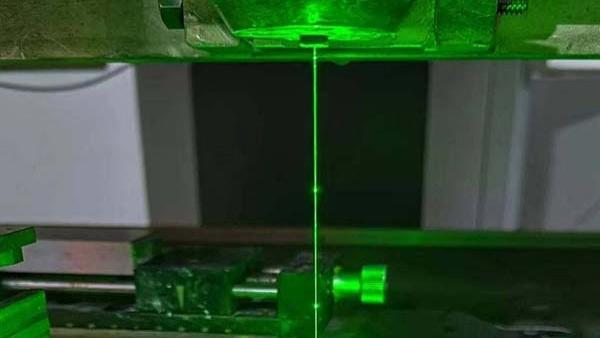 维护成本大 PK：水导激光切割设备 vs 传统激光，差距在哪？