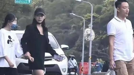 遗产风云突变，汪小菲携女散心，S妈怒火中烧：具俊晔要拿一半？