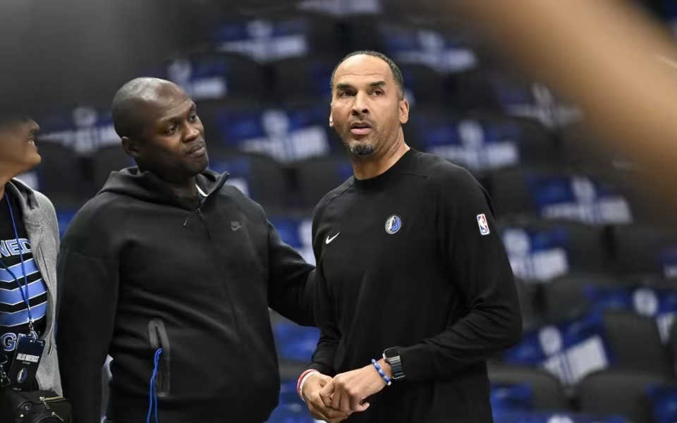 本赛季NBA总经理的运作能力成为热议话题，多位总经理表现亮眼。湖人GM佩林卡和勇