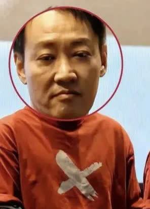 辛柏青简短回复几个字…背后的原因却让人痛心不已！
四月底电影宣传时，采访提问到