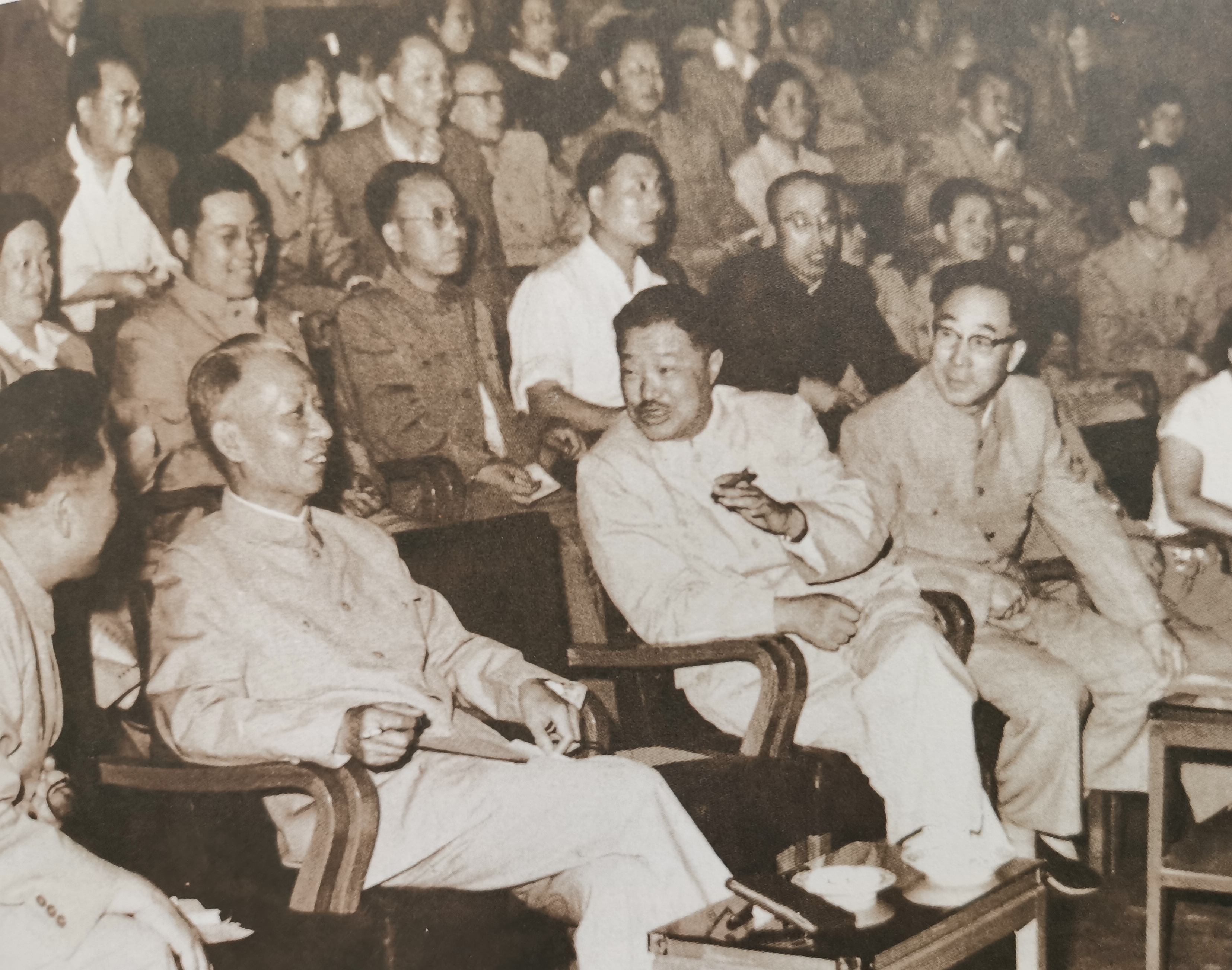 薄一波的第一个大贵人是谁呀？1931年因为叛徒出卖，薄一波被国民党关进监狱，到1
