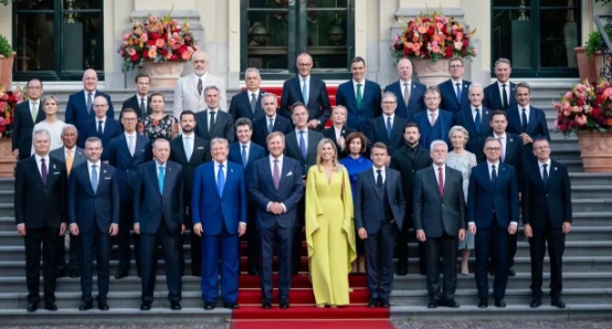 美国为了保持自身和平者的形象，这时候他们做了一种非常婉转地表示方法。

对于乌克