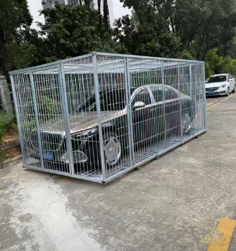 这迈巴赫保护了个寂寞 ​​​