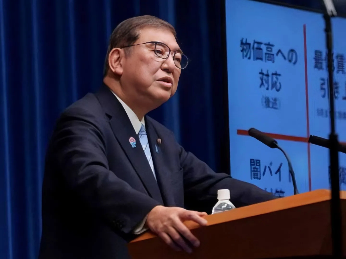 4月17日，新加坡《联合早报	》报道称:“日美关税谈判，日方未获得立即减免，石破