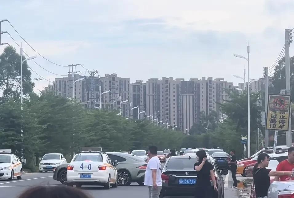 6月18日，广东汕尾，一女学员科目三考试，被一辆小米汽车实线掉头干扰，导致考试车