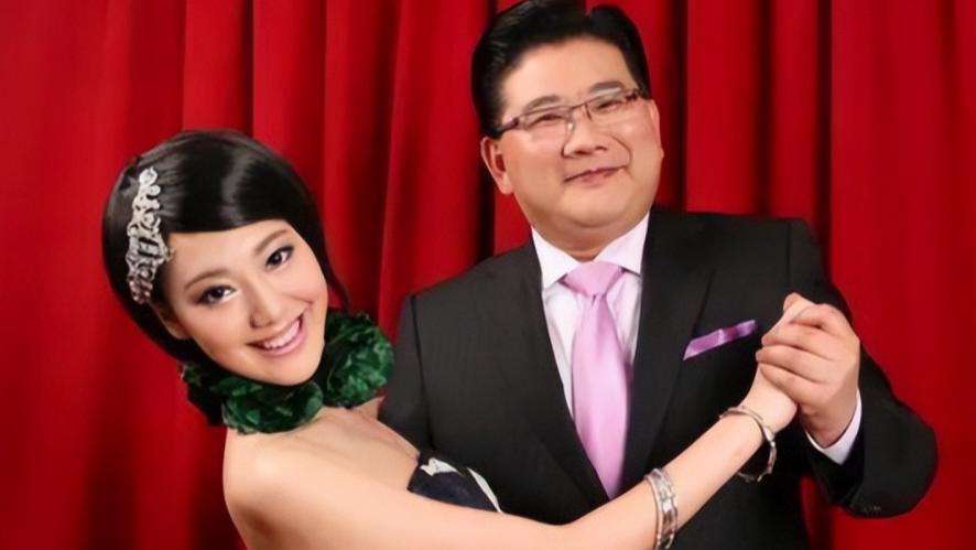 刚官宣结婚一个月，孩子就好几岁？王冠亲自回应，尼格买提说对了