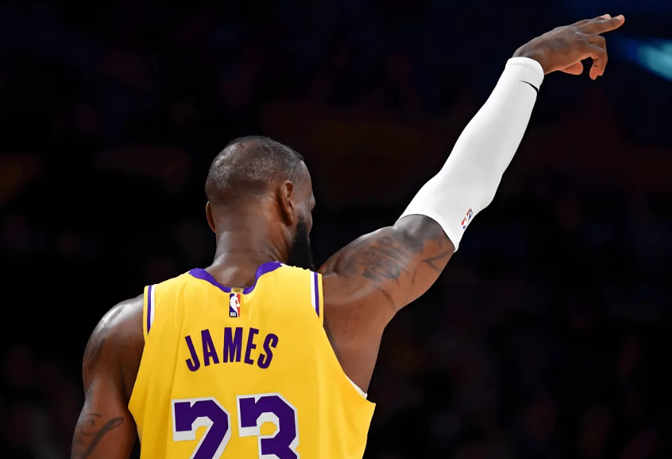 9月27日，Shams 在《NBA Today》节目中透露关键信息：勒布朗·詹姆