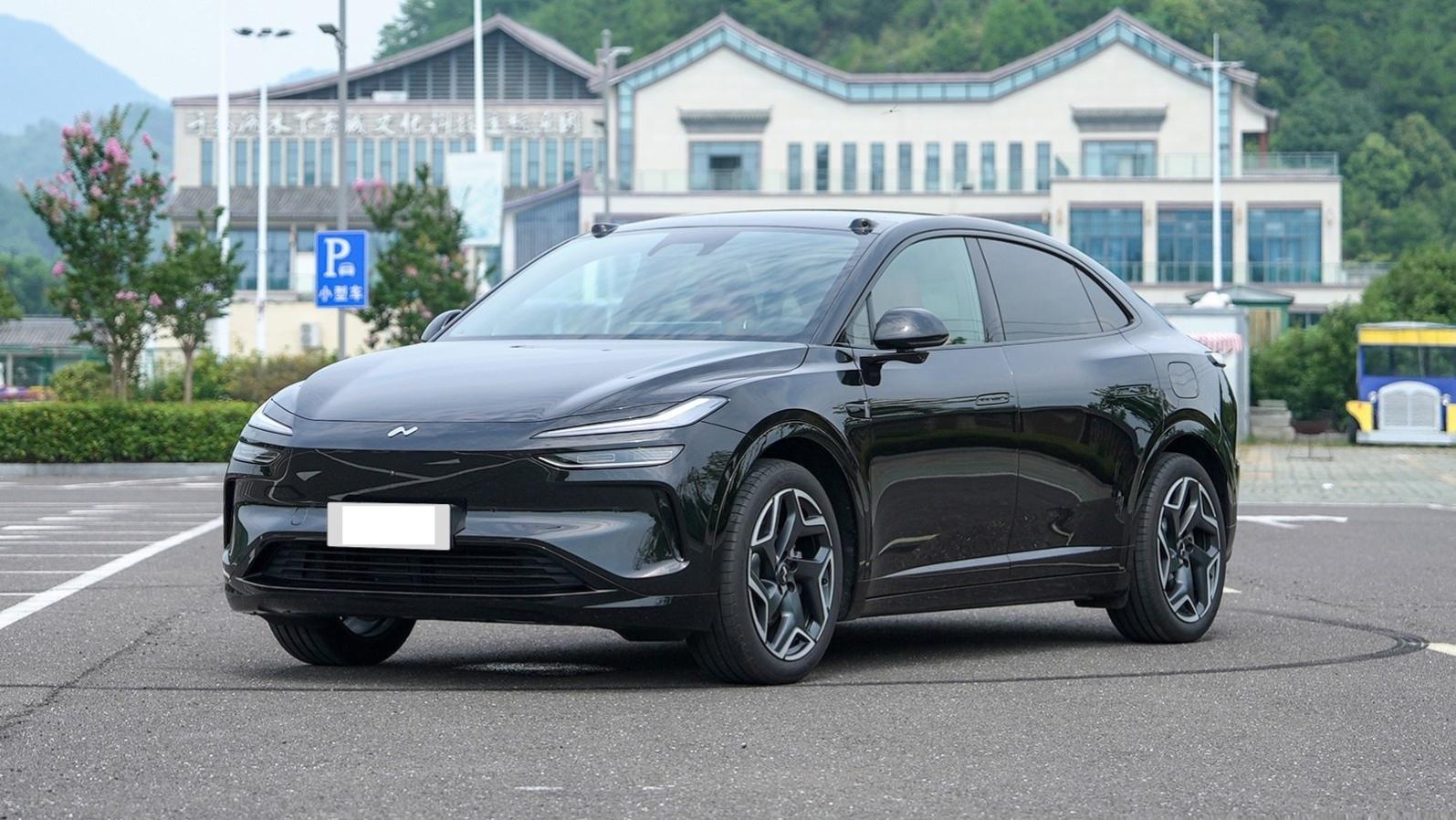 蔚来旗下子品牌首款战略车型，电池租赁不足15万起，续航740公里