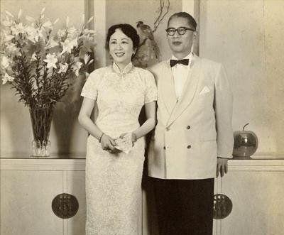 1939年，孔祥熙23岁长子，偷偷迎娶了妈妈宋霭龄40岁的牌友，得知消息，老两口