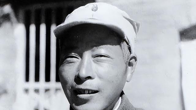 毛主席将陈光从中央委员名单中划掉，陈光怒吼：我哪儿对不起你