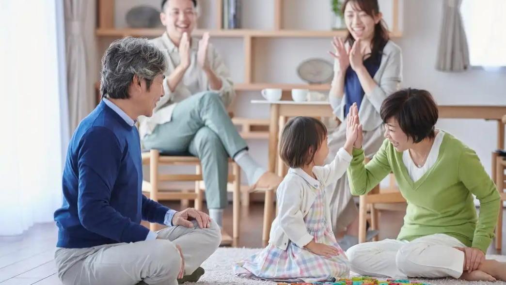 “315快来查查我妈”：从消费维权看亲子关系的心理博弈