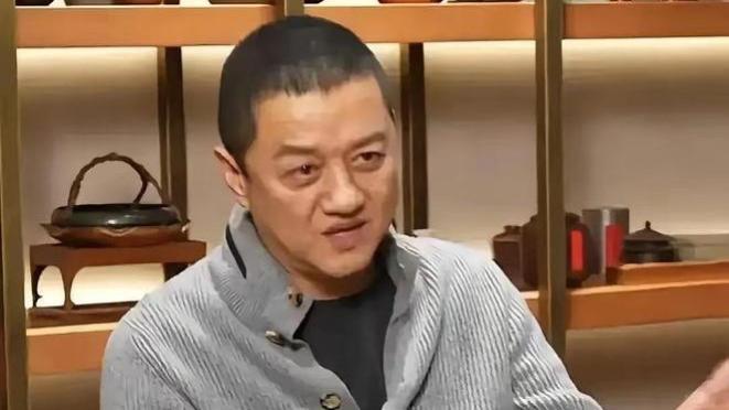 李亚鹏直播间官宣5000万债务还清，靠卖北京房产+直播卖茶具，硬扛7年终翻身