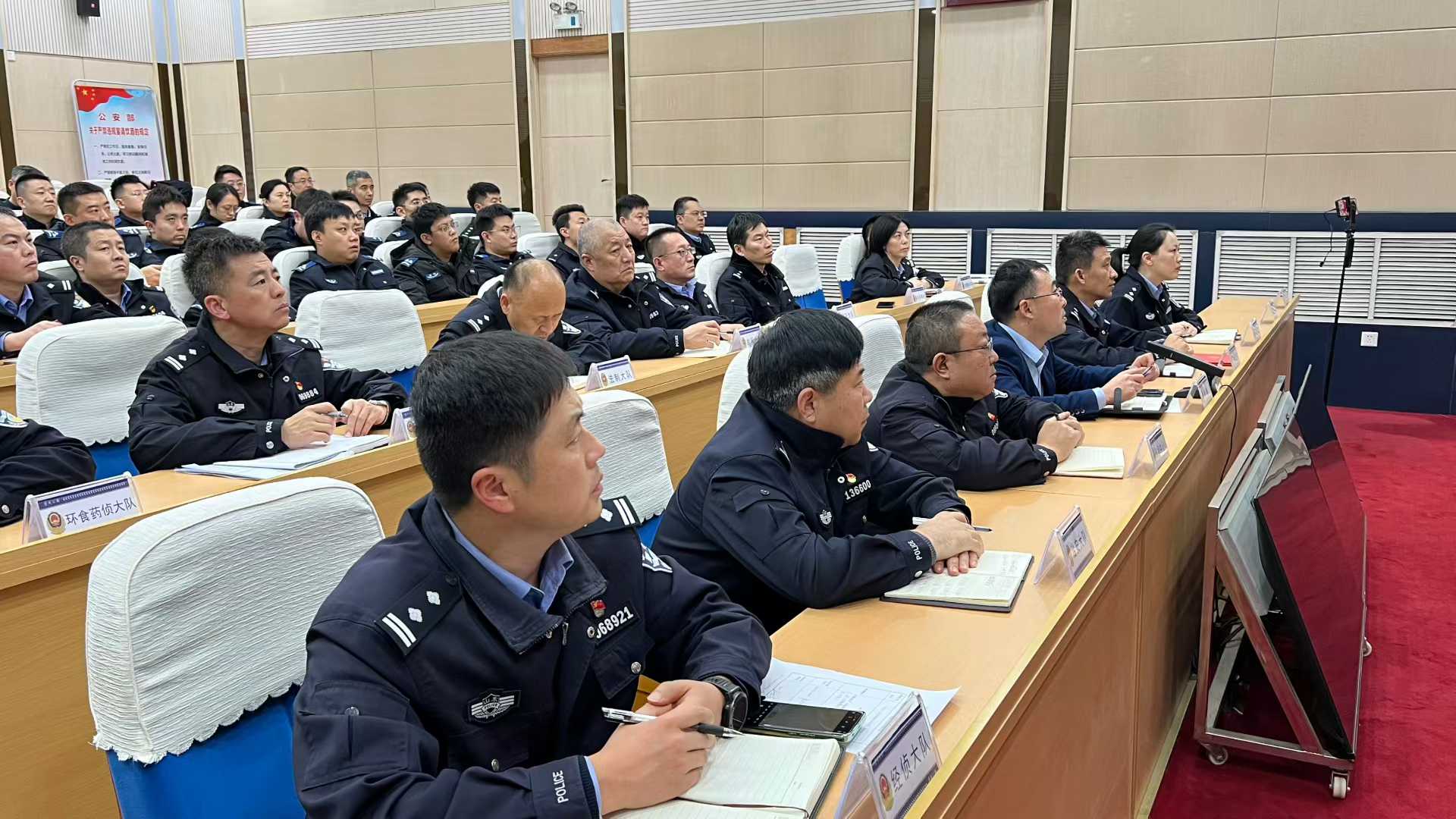 警察节致敬：与你们并肩，让正义落地