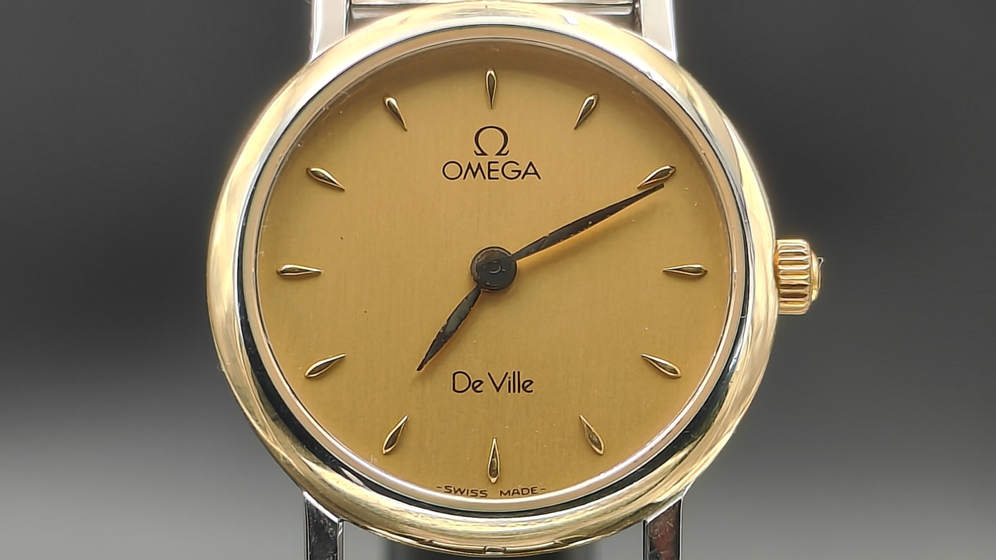 欧米茄石英女表碟飞钢带金圈，经典自带贵气