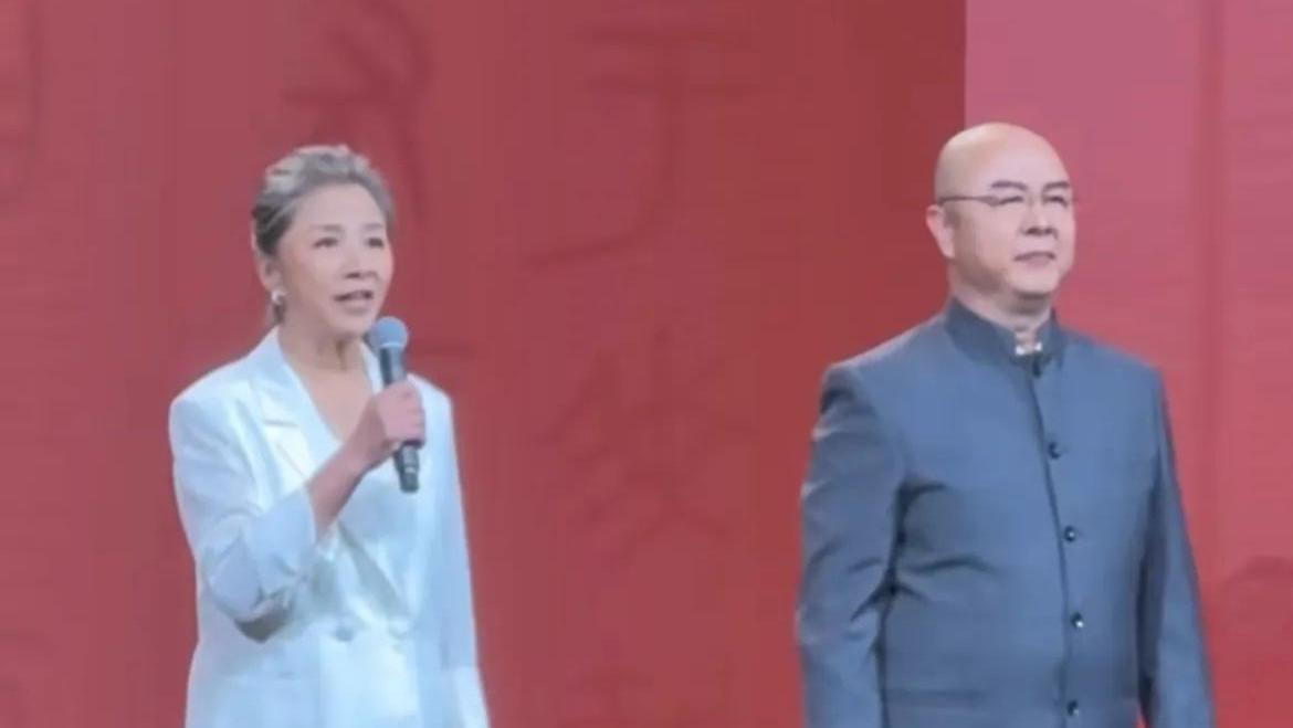 当 66 岁迟蓬和 66 岁徐少华站一起，才明白，什么叫 “相由心生”