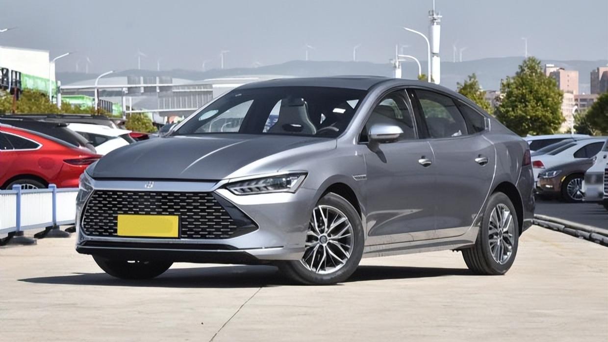 冠军易主！12月轿车销量百强榜，小米SU7仅第29，卡罗拉不到5千辆