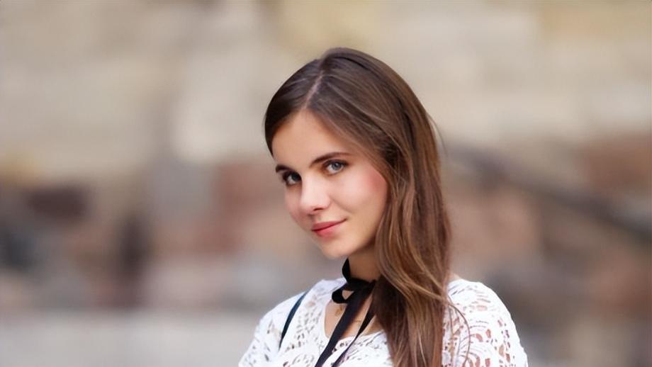 波兰女友索要40万帮弟弟娶妻，中国小伙转而迎娶弟媳