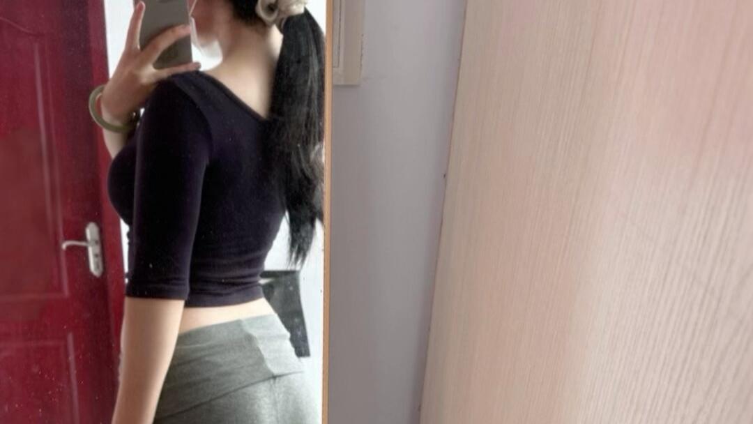 感觉灰色比黄色更显瘦