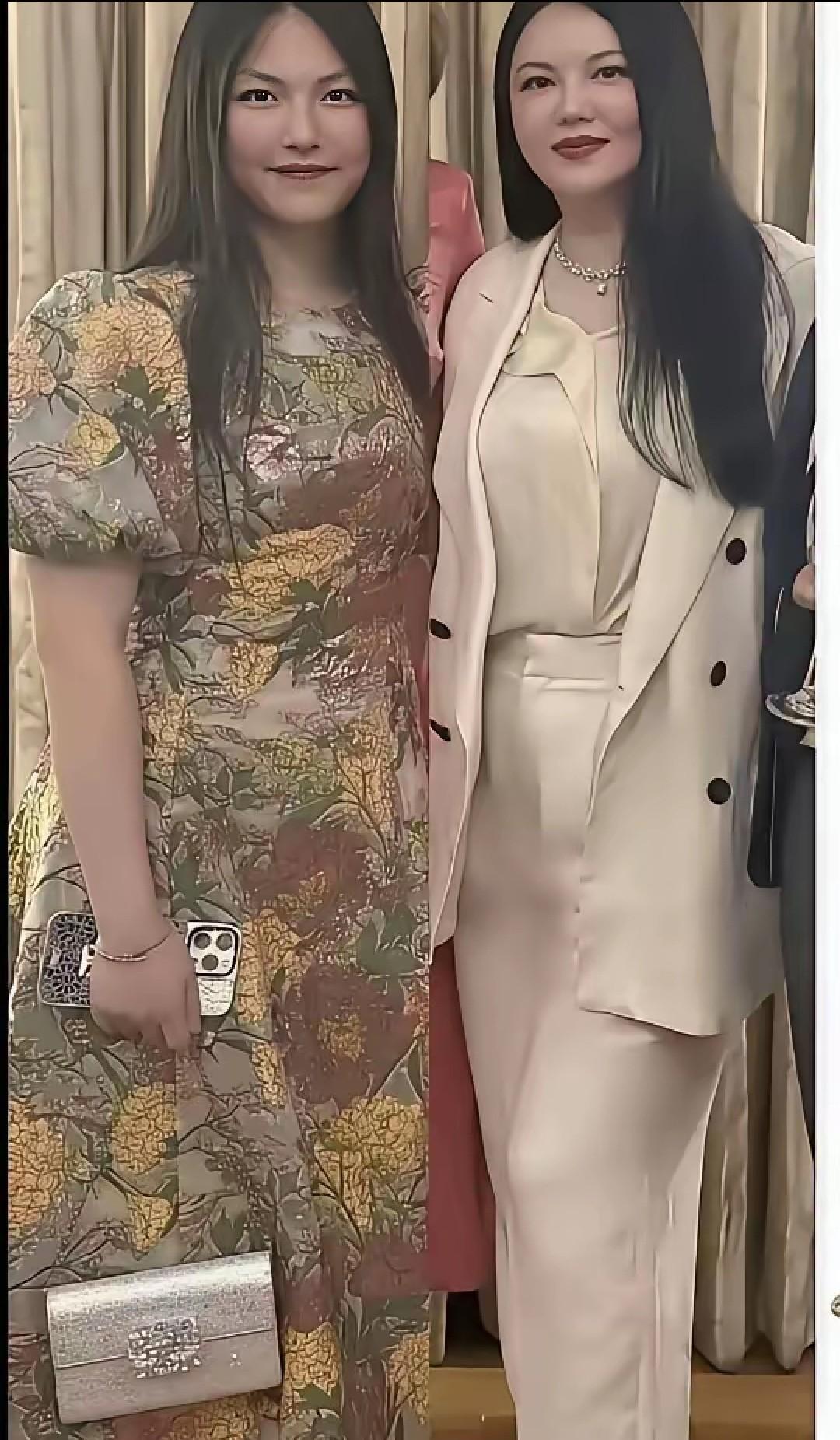 你敢相信吗？
她只有16岁不到，不知道李湘这样是对闺女好还是不好...#李湘育儿