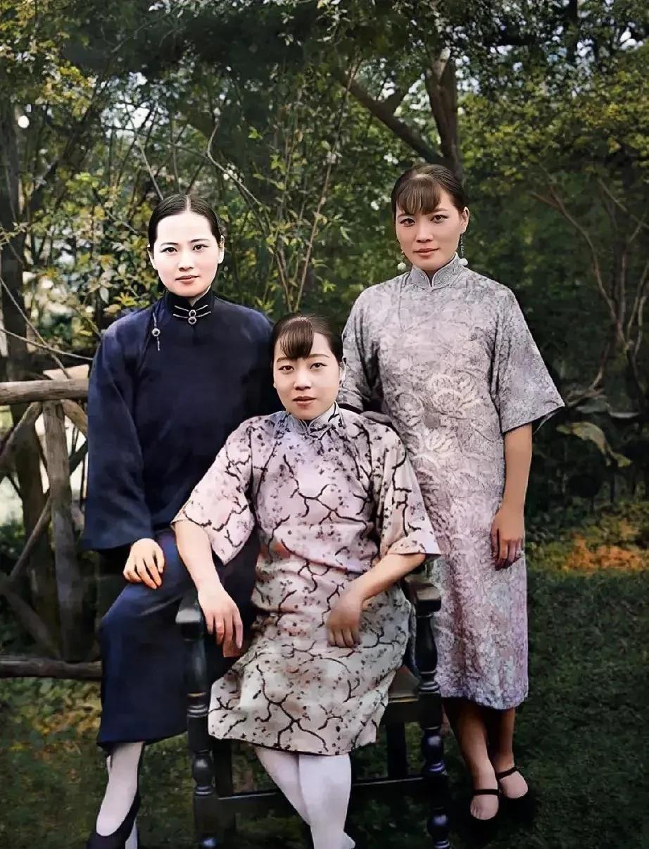 这就是宋氏三姐妹年轻时真实的样貌，这并不是演员扮演的，而是货真价实的历史珍品，容