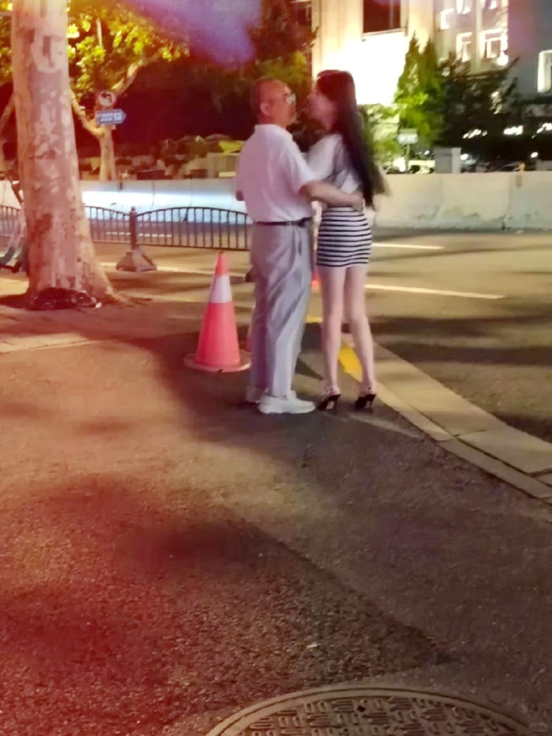 这一看就是郎才女貌的一对