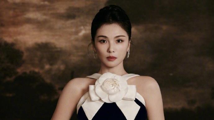 刘涛惊艳亮相解锁2026超季首穿！亮片缪斯与丝绒名伶双造型封神