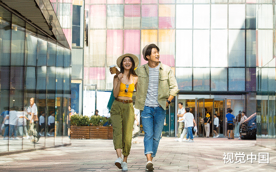 七夕情人节，老婆为讨竹马开心，把我关进地下室，等我奄奄一息时，她又来求我别死