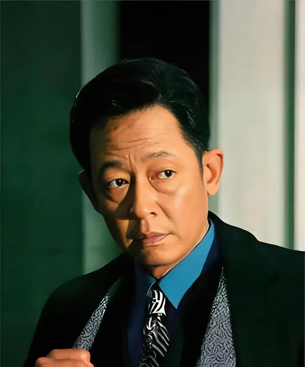 人性铁律：
第1. 和穷人混，就是无效社交。
第2. 最好的关系，不是送礼、请客