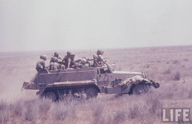1967年，在加沙地带巡逻的以色列部队。