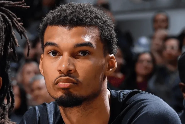 今天NBA常规赛马刺对阵灰熊的比赛已经结束，马刺以105-106不敌灰熊。
本场