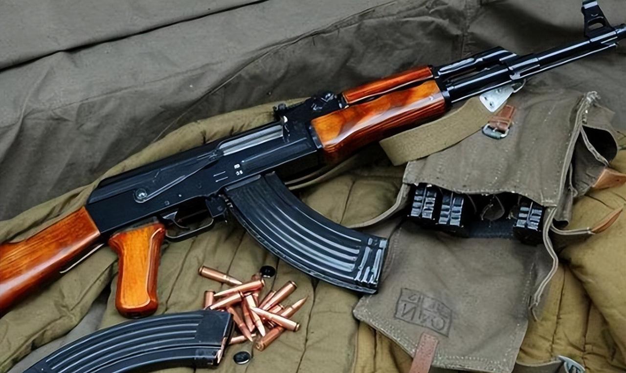 为什么美国陆军不喜欢AK47？其实说白了，AK47结实是挺结实，可精准度不是一般