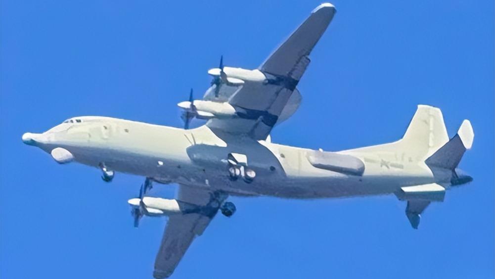 性能再领先美国一代！中国空警-700预警机亮相 让B-21在450公里外现身