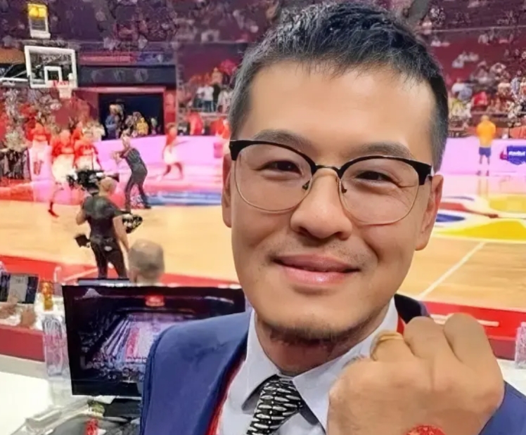 杨毅再次因为说杨瀚森给打脸！
就在刚刚，中国篮协出了通告，杨瀚森不必出战男篮亚洲
