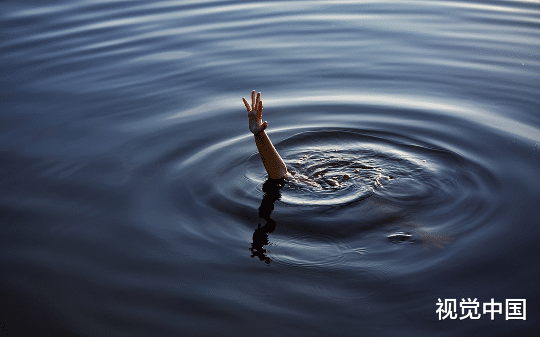 连环杀人犯的愿望，是成为制裁烂尾楼的上帝