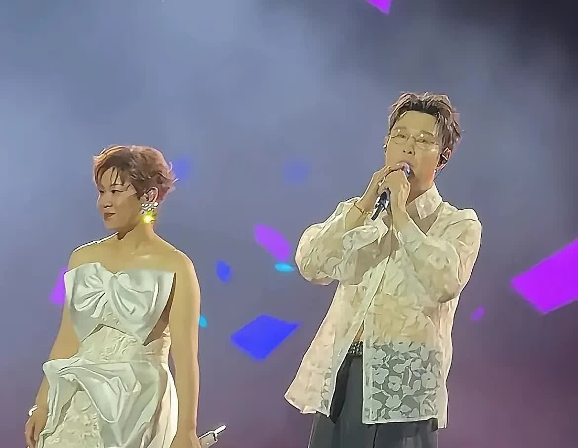 小沈阳演唱会680元一张门票，竟然还有不少人去看，没办法，这大冤种人傻钱多。68