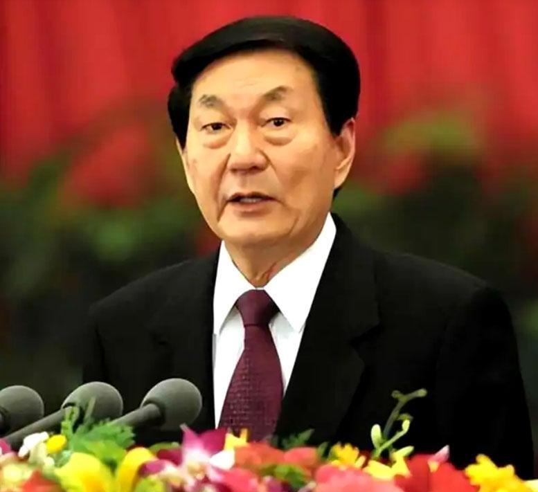 现在国家大力发展汽车产业，但朱镕基早就说过：“我不赞成每个人都去买小汽车，这不符