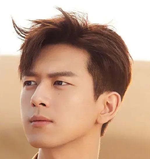 李现是第一个推了酱园弄的人#李现演技# #李现金鹰男神# #李现实况# #李现金