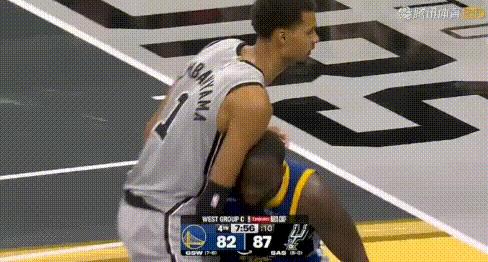 狗屎裁判！文班隔扣追梦（5犯）2+1被吹，随后25秒3哨找补马刺。
末节追梦篮下