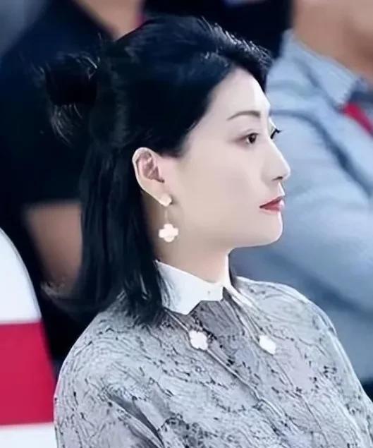 要那么多钱干嘛，天堂又不能用。宗馥莉的叔叔是该多恨这个侄女儿？谁家亲叔叔会这么说