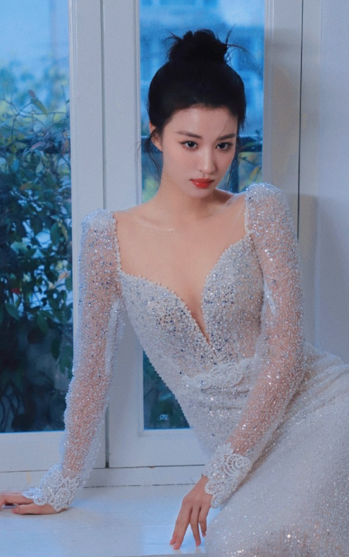 王楚然的星钻长裙，真的很闪耀！​​​