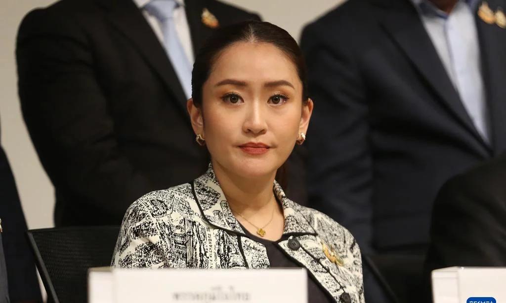 泰国检察官委员会以八票对两票的结果决定不对前总理他信·西那瓦的冒犯君主罪案提出上
