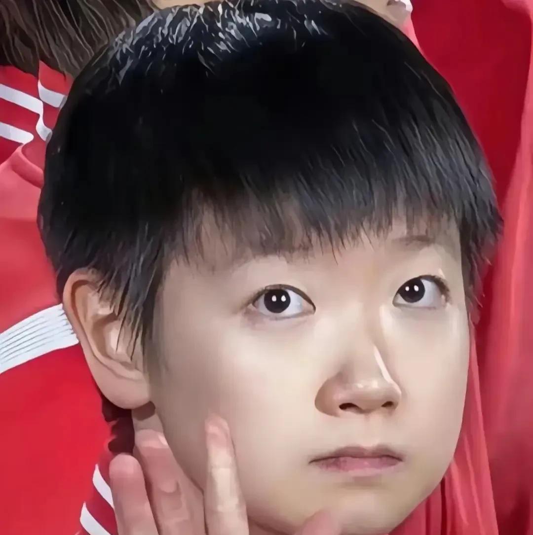 Coco是真心待莎莎好。现在国乒内部勾心斗角，站队那么明显，真担心会把coco调