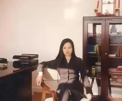 你一定见过《红楼梦》里柔弱的林黛玉，可你见过现实生活中女强人的陈晓旭吗？
91年