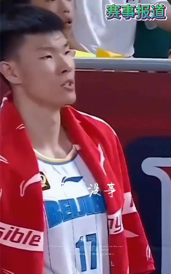 以简单的心走自己的路，看自己的风景，过自己的生活，不羡慕不嫉妒。平凡没事，只要平