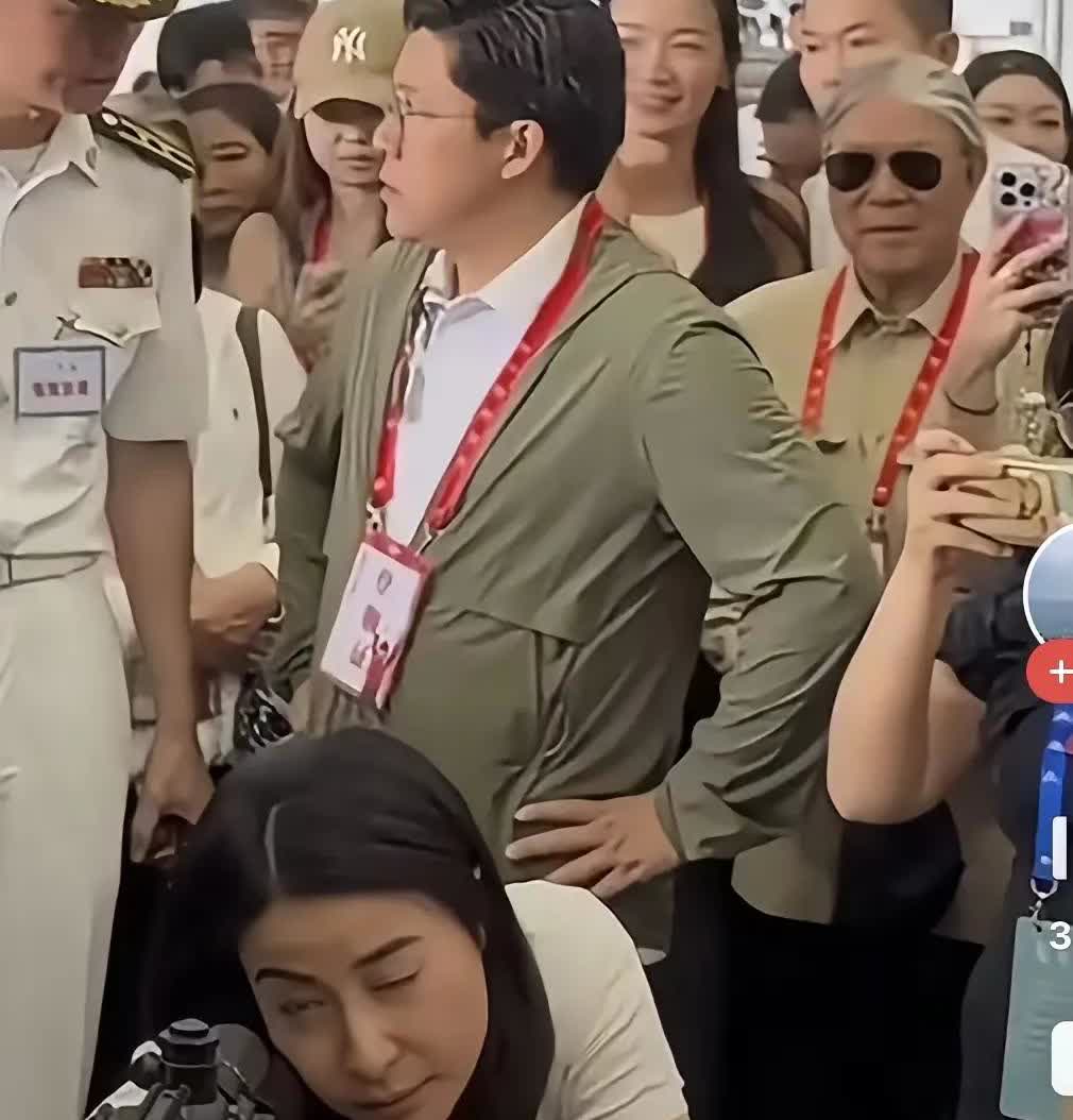 都说郭晶晶在霍家地位高，为何还连夜搬家。醒醒吧！我平民女嫁高枝，就是受气。

