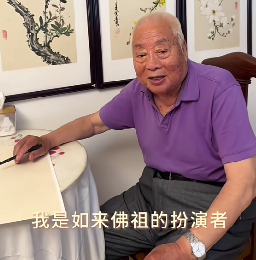 朱龙广走了，
现在最难过的除了他妻子吴惠芳，

应该就是闫妮了吧，毕竟朱龙广曾经