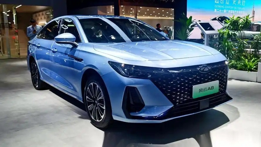 解析奇瑞风云A8LC-DM：续航2370KM，1.5T插混+终身质保，真香