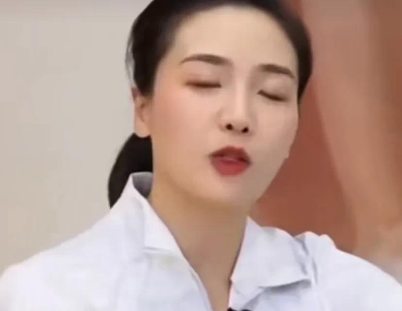 魏秋月谈完美球员需具备的素质：首先他要具备郎导的领导力，她要具备朱婷的天赋，还要